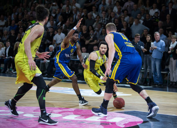 随着球队内 随着球队内